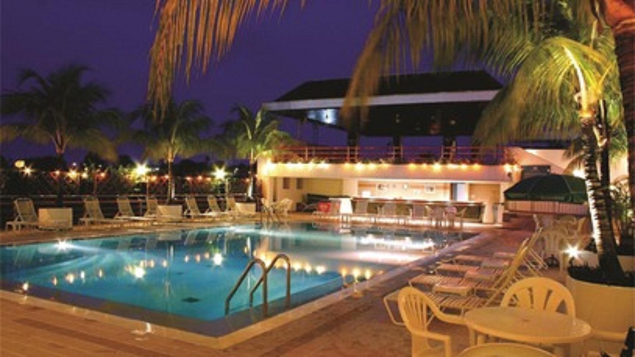 Mutiara Johor Bahru Hotel Exterior photo The pool at the hotel