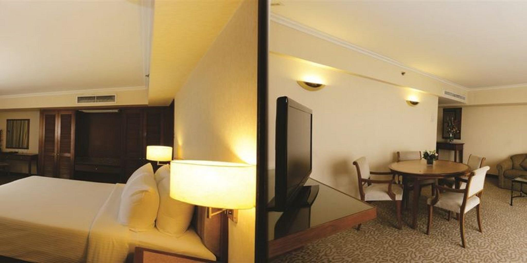 Mutiara Johor Bahru Hotel Exterior photo A room at the hotel