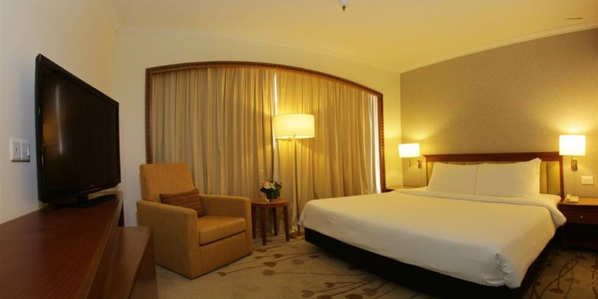 Mutiara Johor Bahru Hotel Exterior photo A room at the hotel