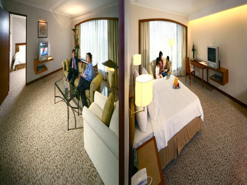 Mutiara Johor Bahru Hotel Exterior photo Deluxe Suite