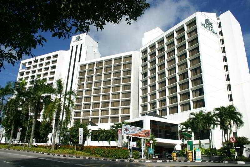 Mutiara Johor Bahru Hotel Exterior photo The hotel in 2009