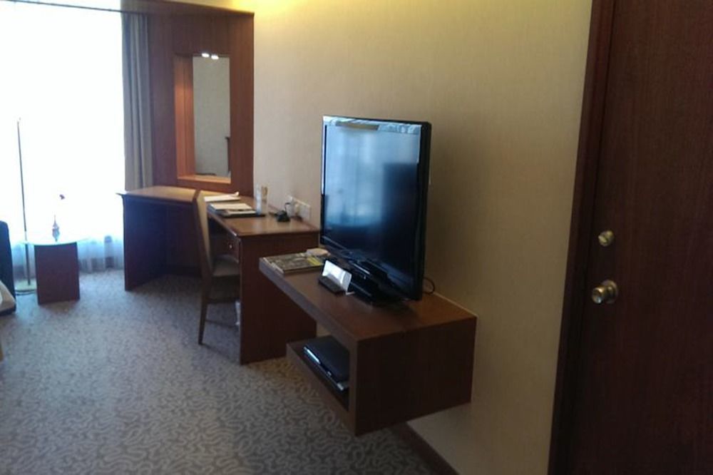 Mutiara Johor Bahru Hotel Exterior photo A room at the hotel
