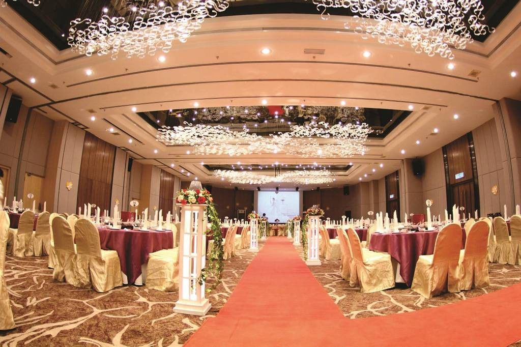 Mutiara Johor Bahru Hotel Exterior photo A wedding reception at a hotel