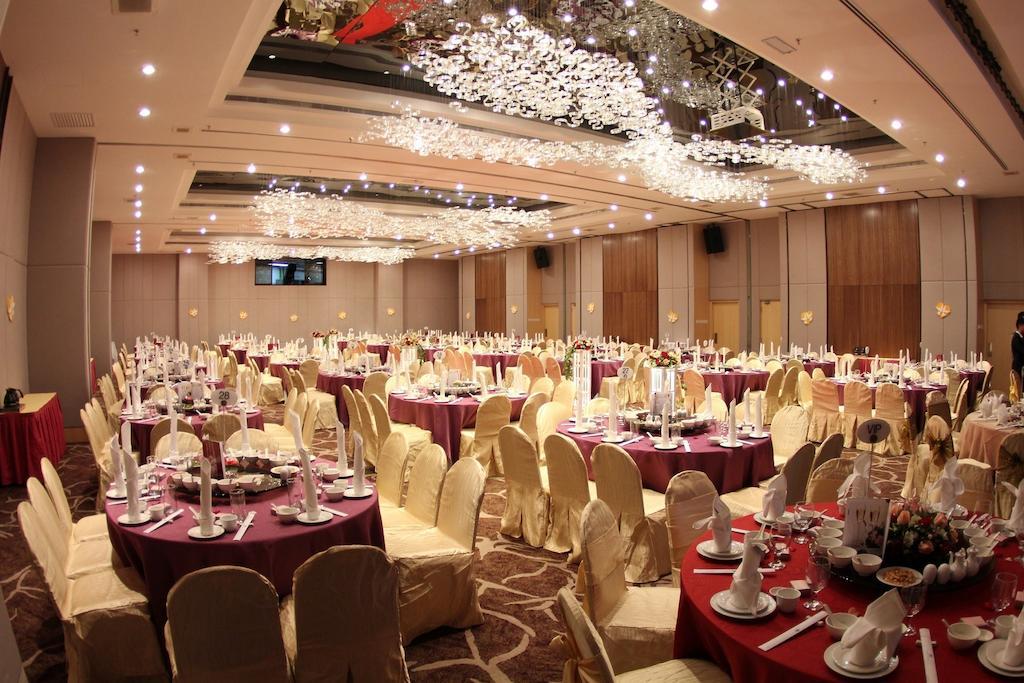 Mutiara Johor Bahru Hotel Exterior photo A banquet hall