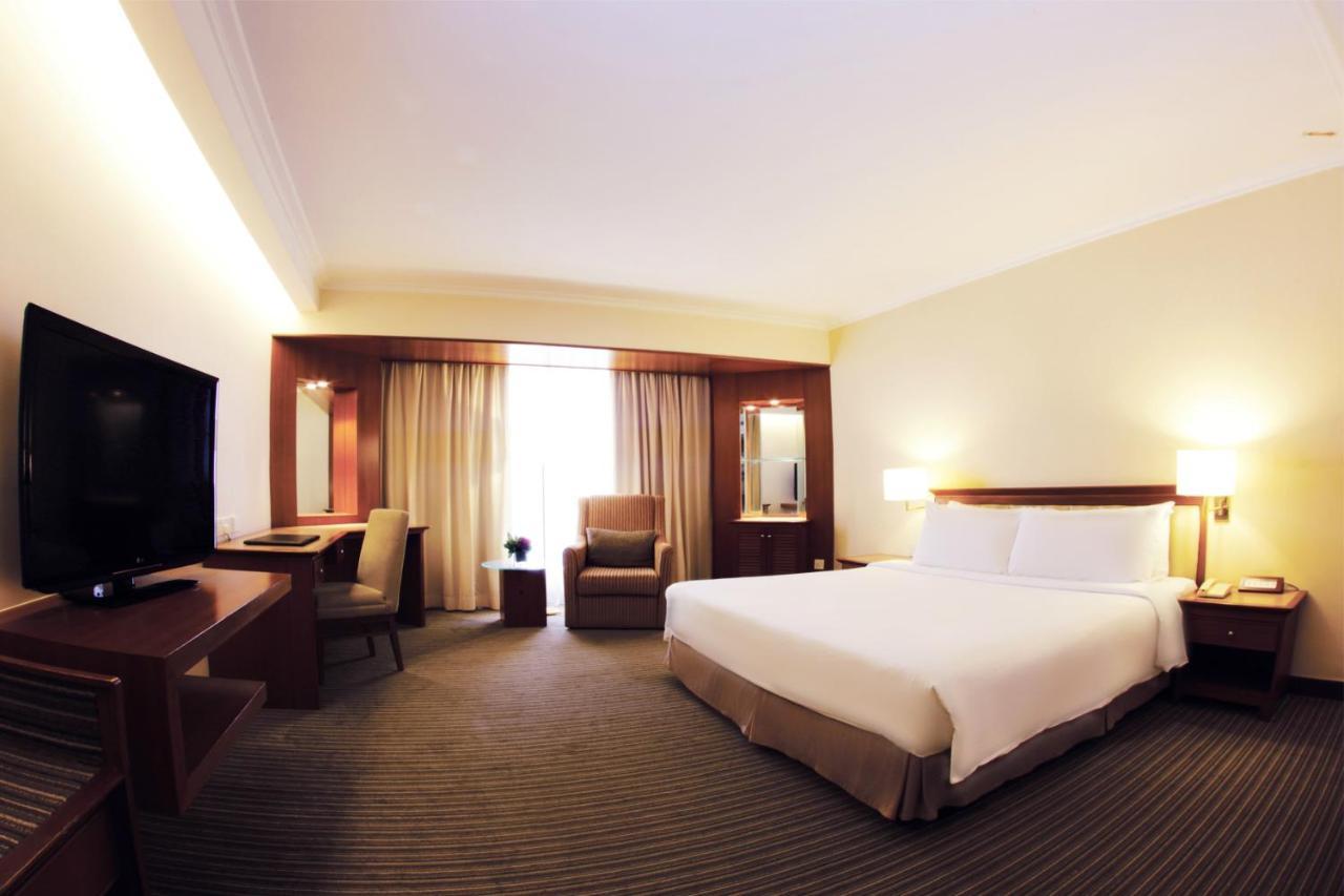 Mutiara Johor Bahru Hotel Exterior photo Deluxe Room