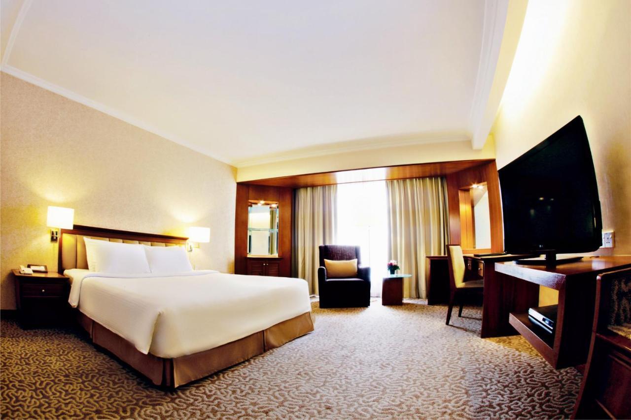 Mutiara Johor Bahru Hotel Exterior photo Deluxe Room